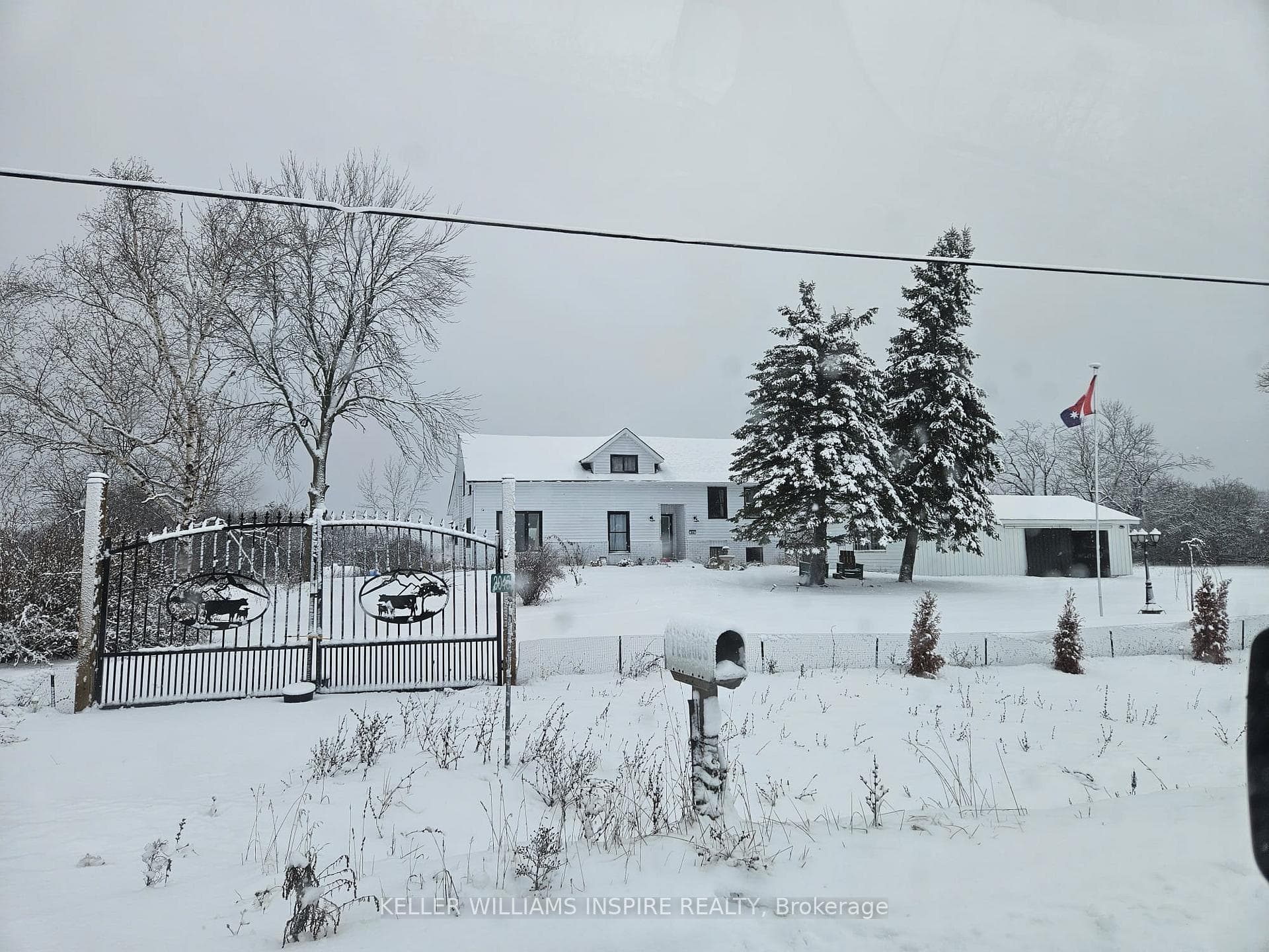 3048 Victoria Road photo 1