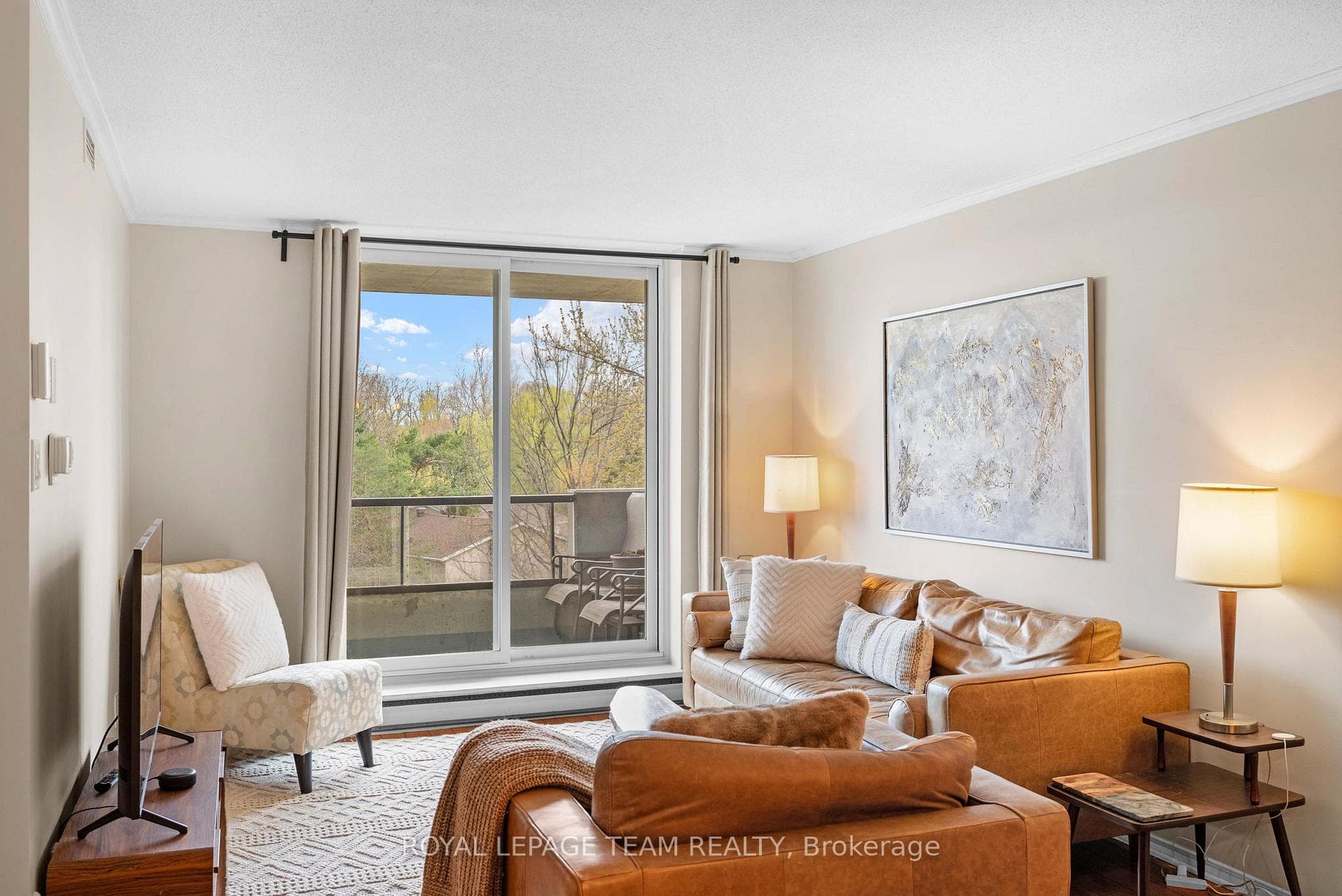 1705 Playfair Drive Unit 402 photo 9