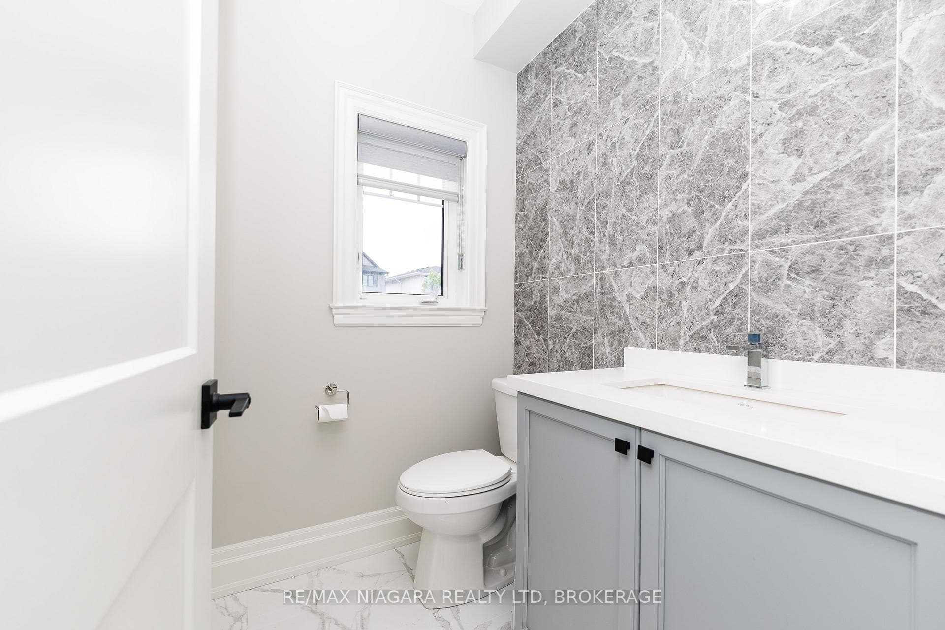 2c Bathroom