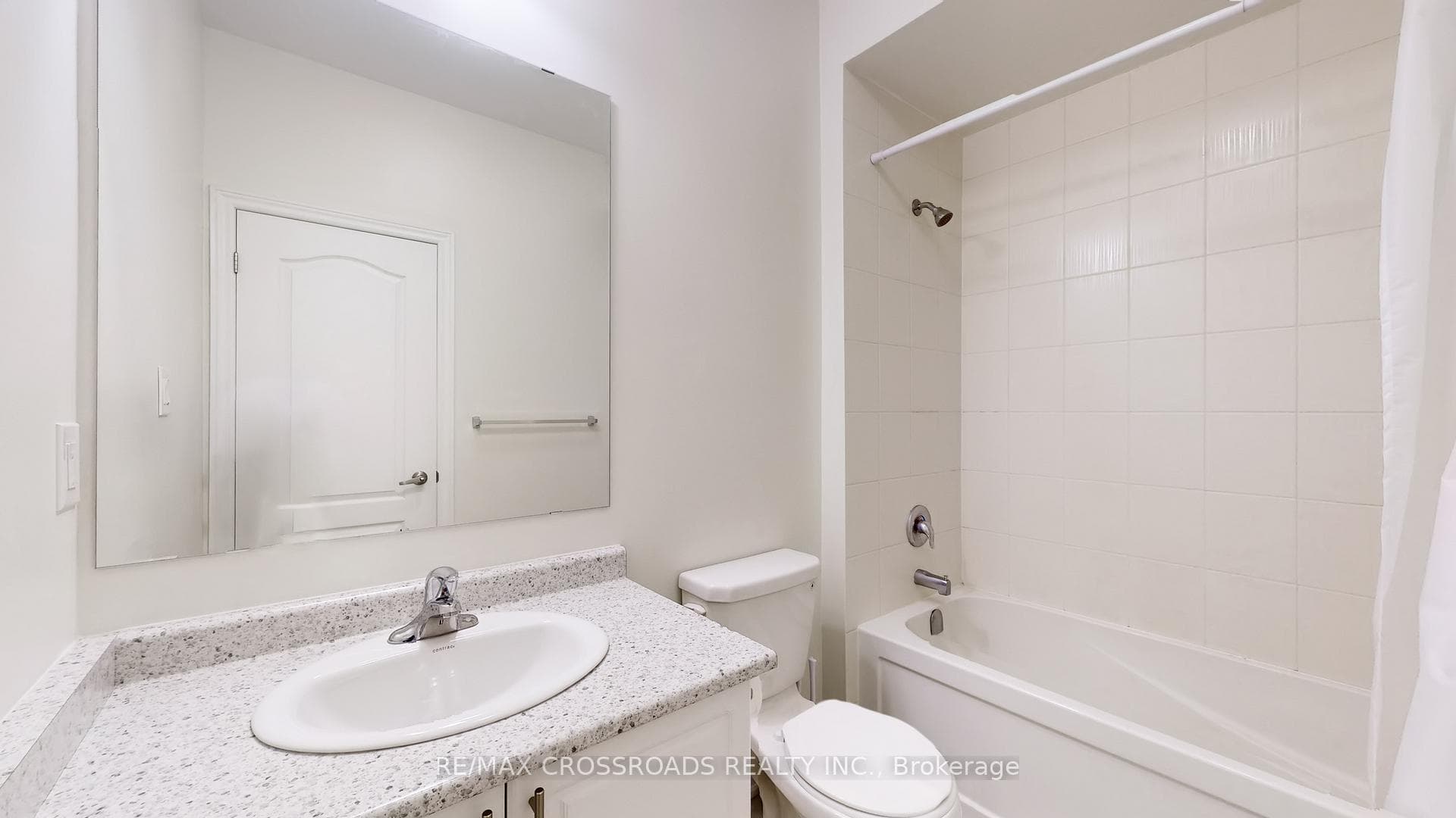 8 Luzon Avenue photo 30