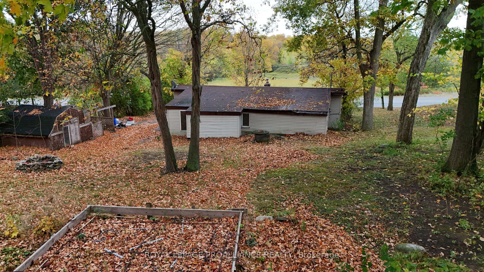 2112 Hamilton Road photo 19