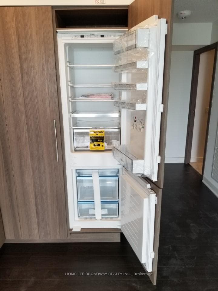 17 Bathurst Street Unit 2016 photo 3
