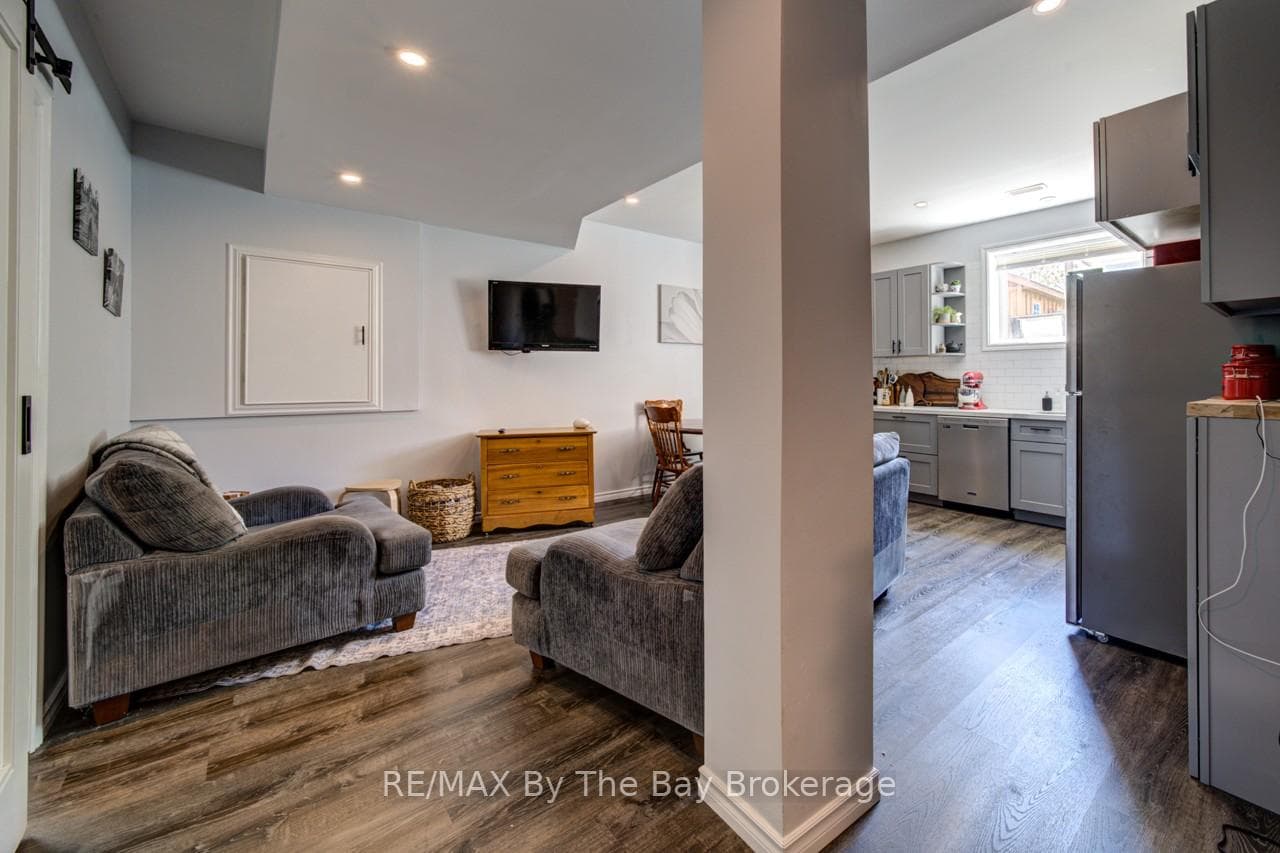 100 ALLEGRA Drive photo 34