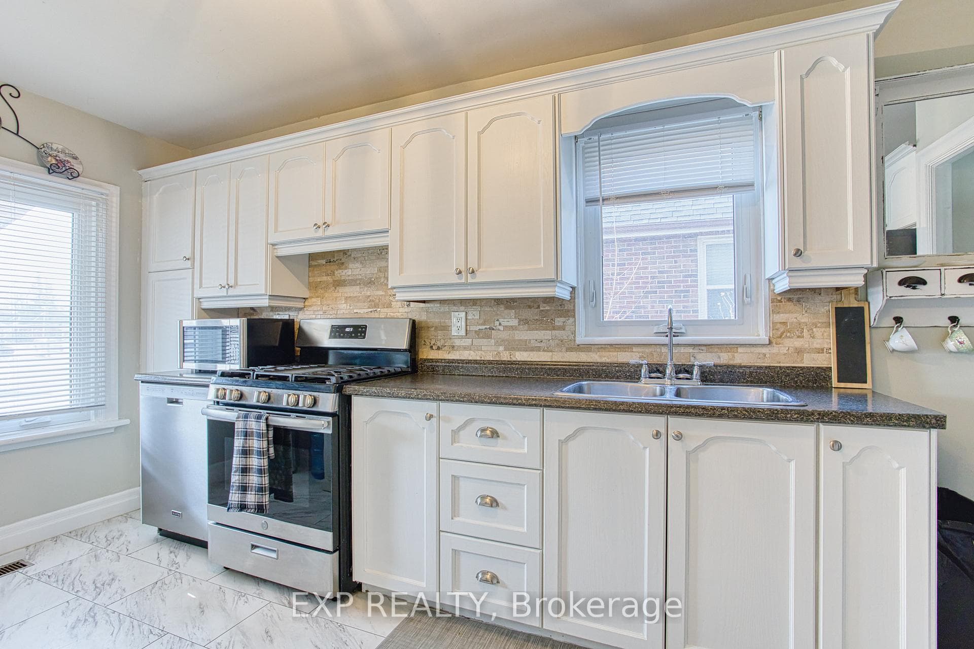 334 St Paul Avenue photo 14