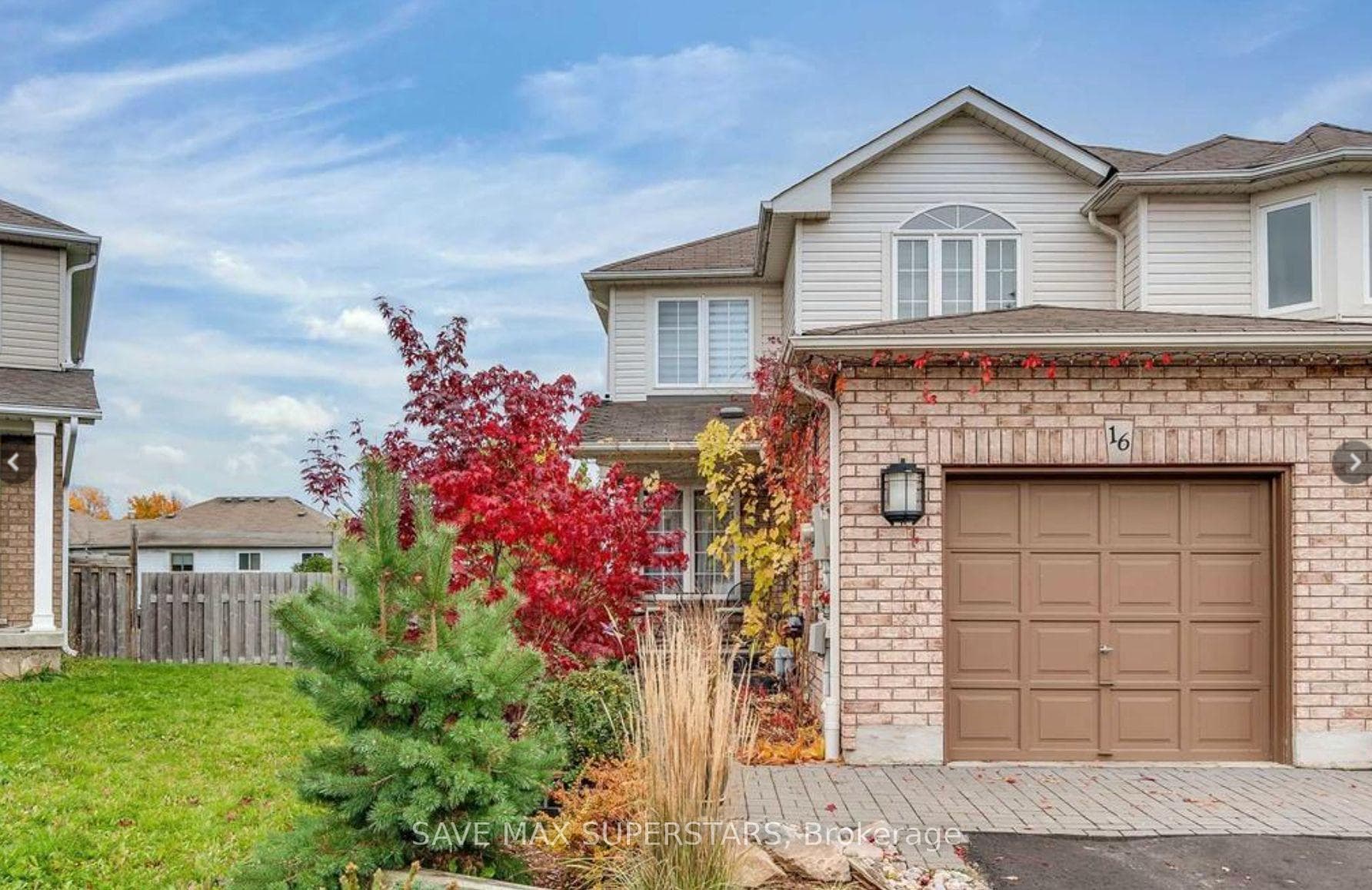 16 SUNSET Place photo 1