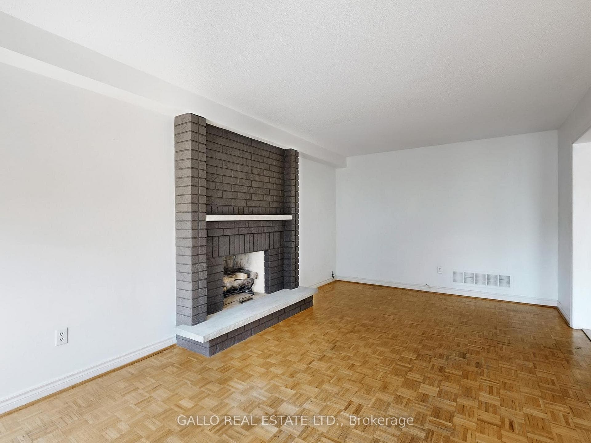 654 Rupert Avenue photo 9