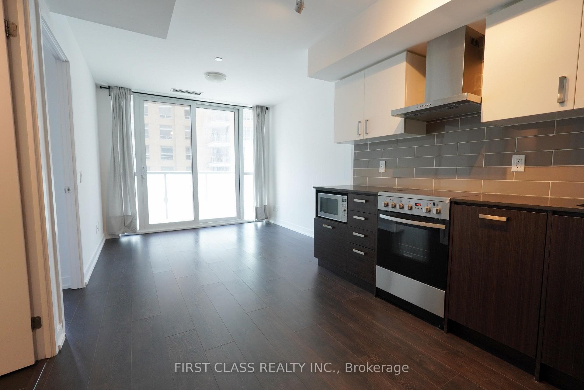 125 Redpath Avenue Unit 712 photo 4