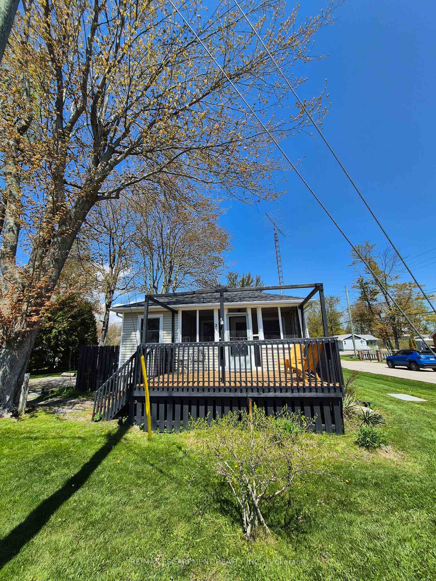 21 FERRIS Street photo 5