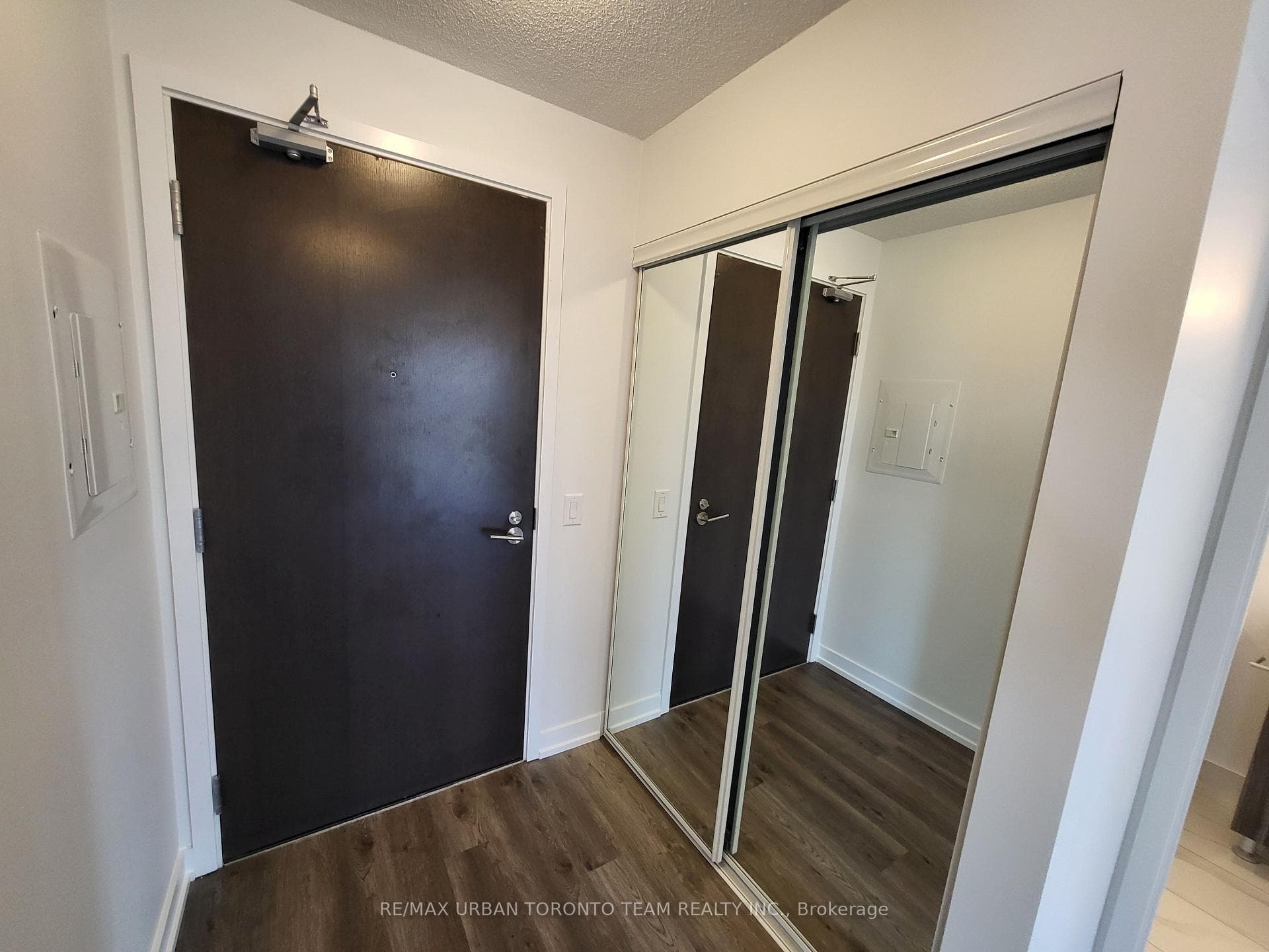 219 Dundas Street Unit 1212 photo 11