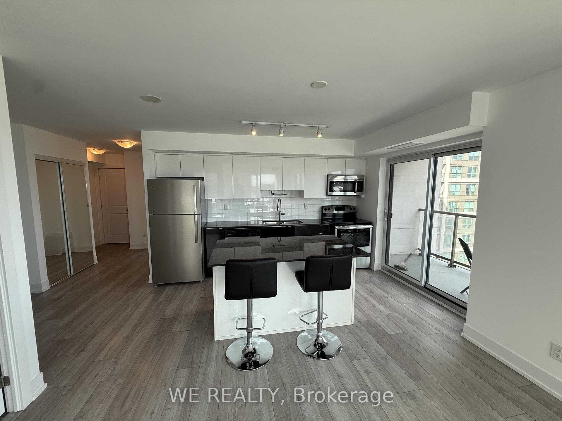 1215 Bayly Street Unit 604 photo 3