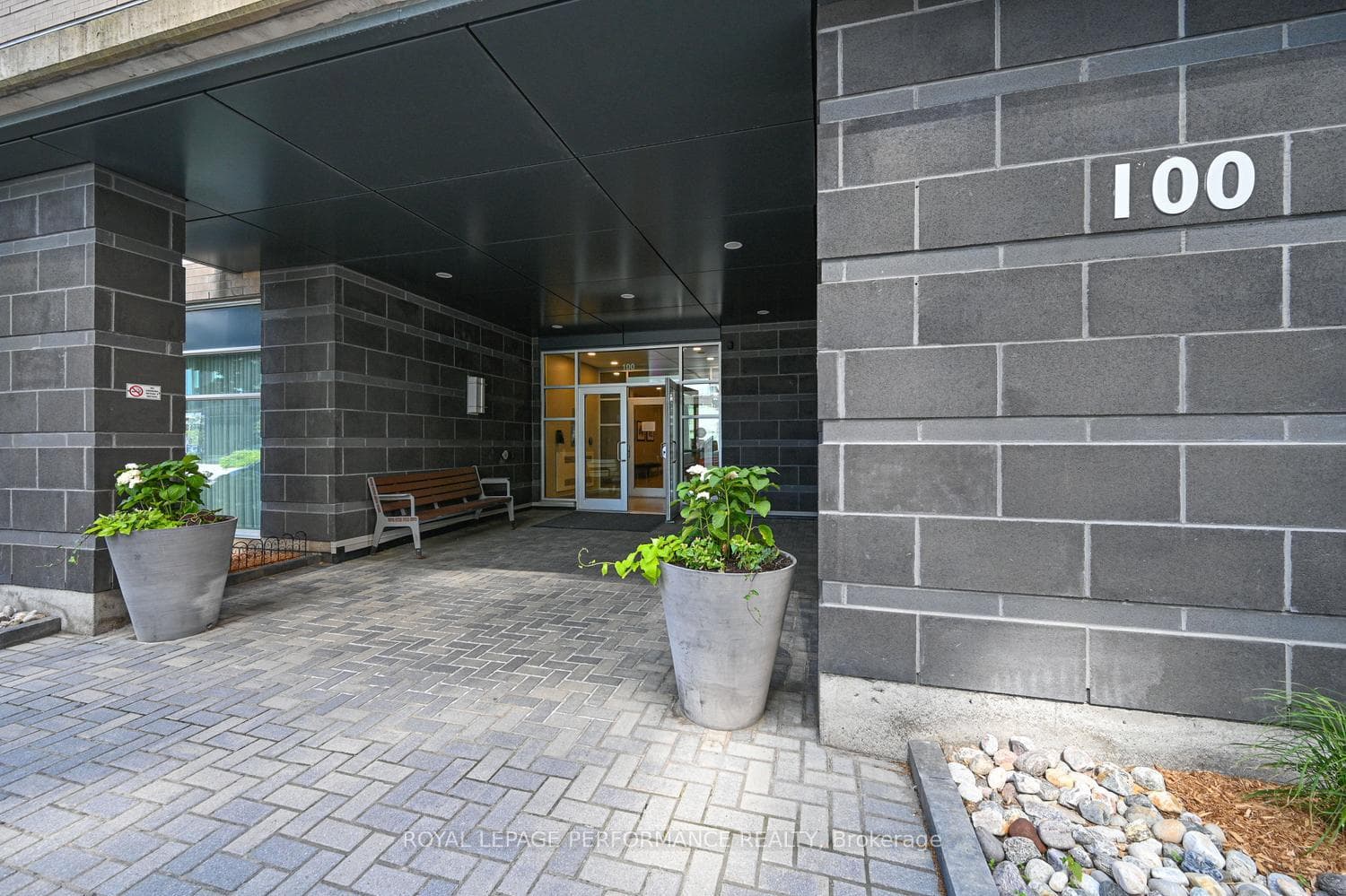 100 Champagne Avenue Unit 903 photo 4