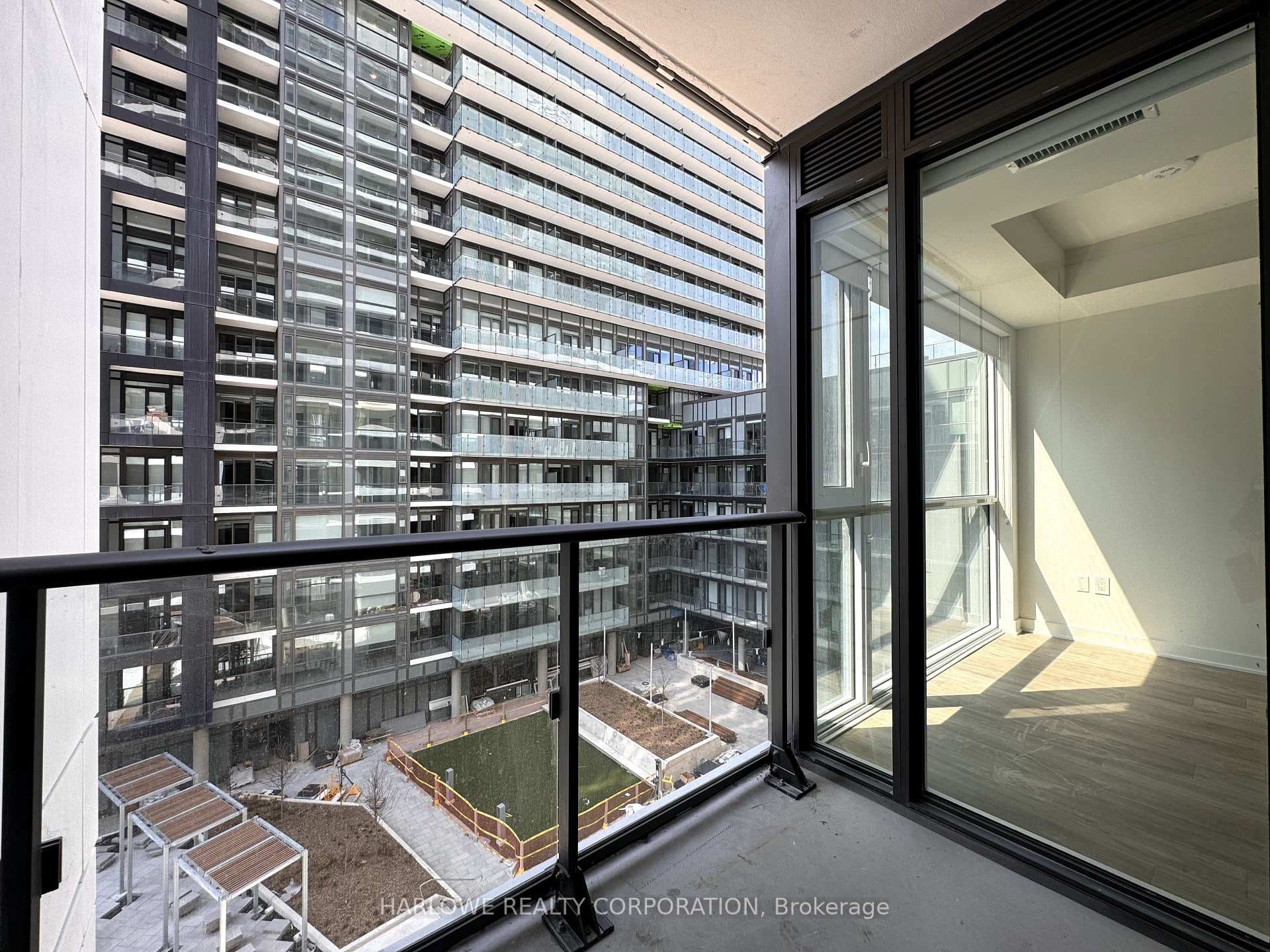 70 Princess Street Unit 1625 E photo 11