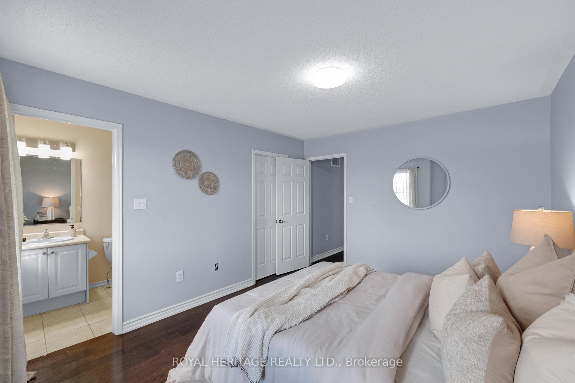 497 Rossland Road photo 18