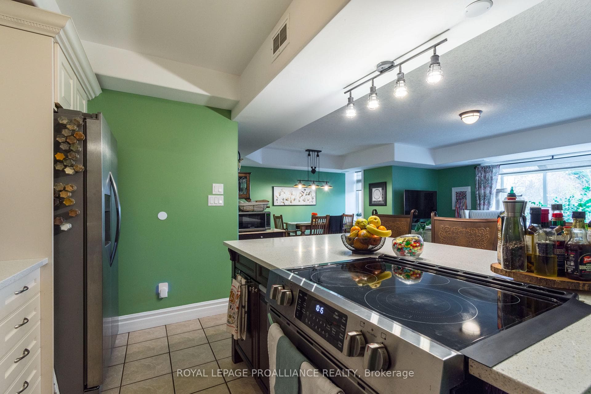 145 Farley Avenue Unit 103 photo 11