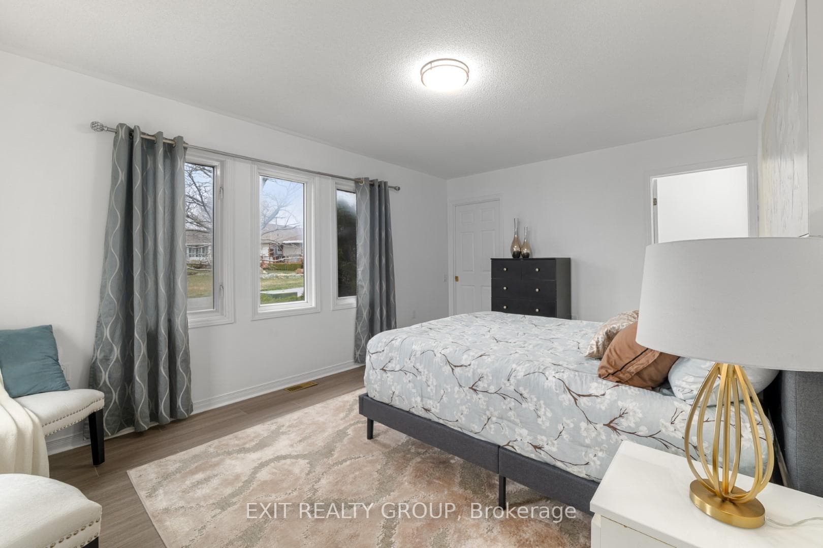 32 HERITAGE Drive photo 24