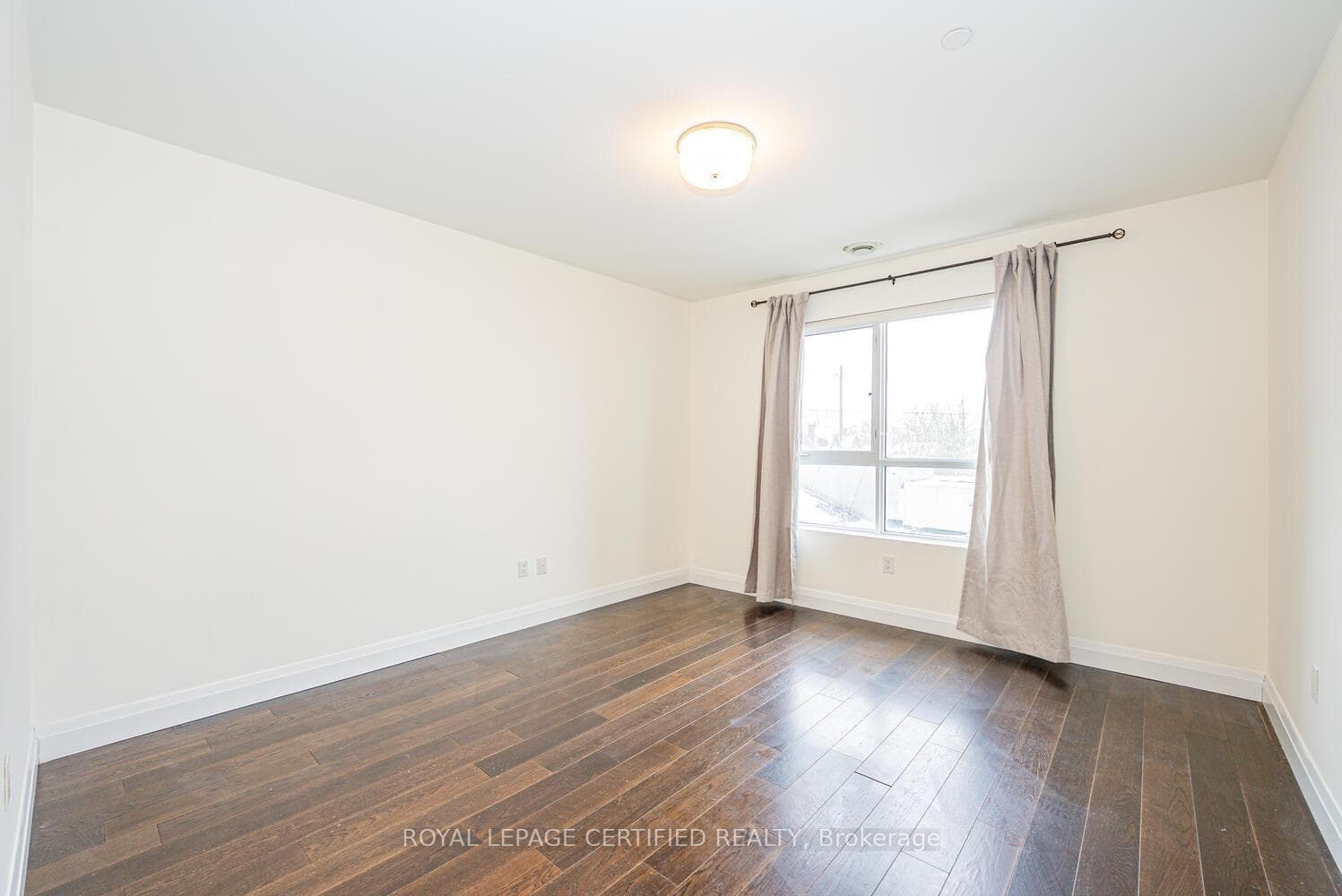 26 Wellington Street Unit 205 photo 29