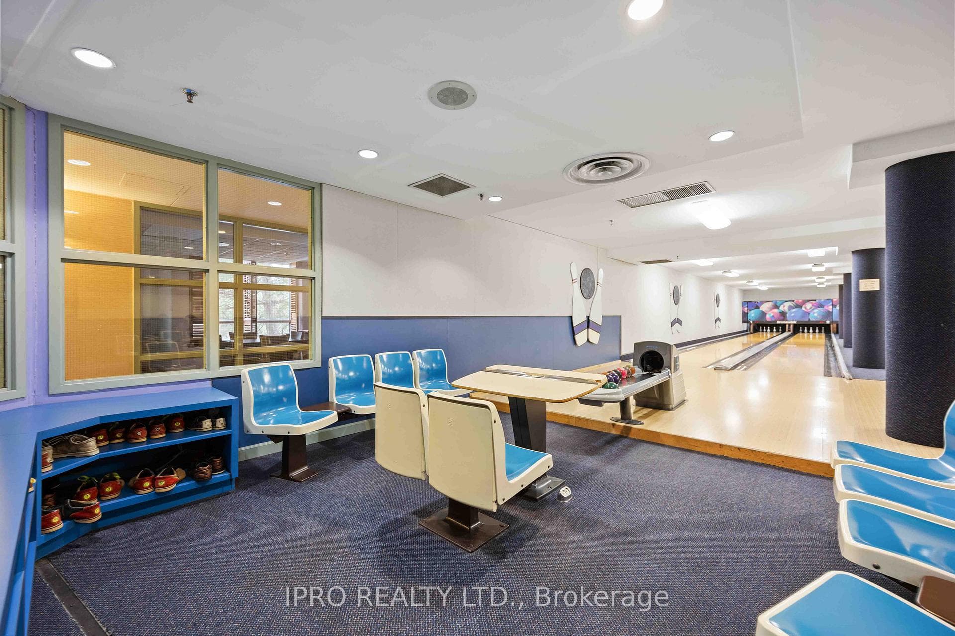88 Corporate Drive Unit 217 photo 4