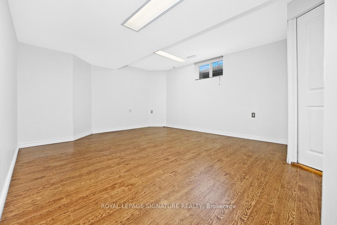 924 Windflower Place photo 37