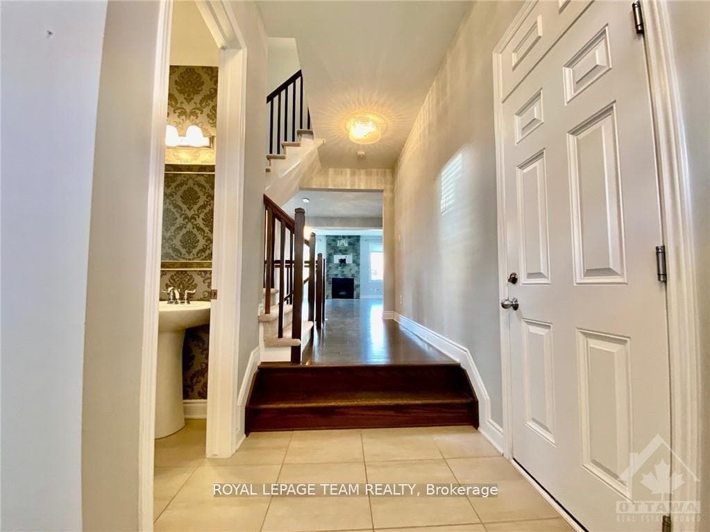 333 Meadowbreeze Drive photo 2