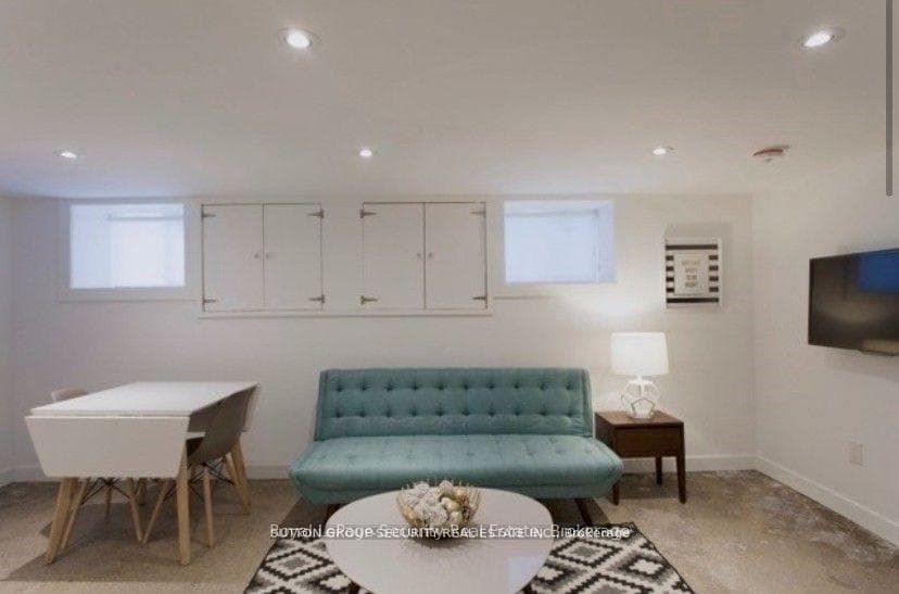 49 Wineva Avenue photo 3