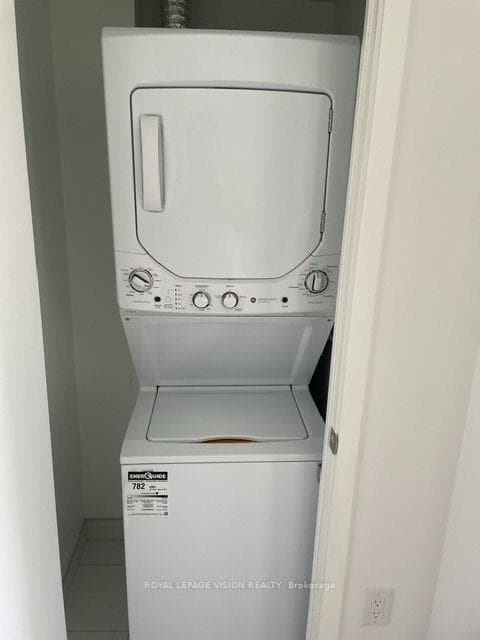 4010 Eglinton Avenue Unit 809 photo 11