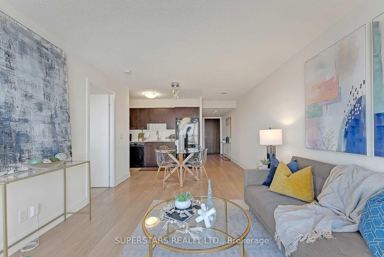 125 Village Green Square Unit 3112 photo 3