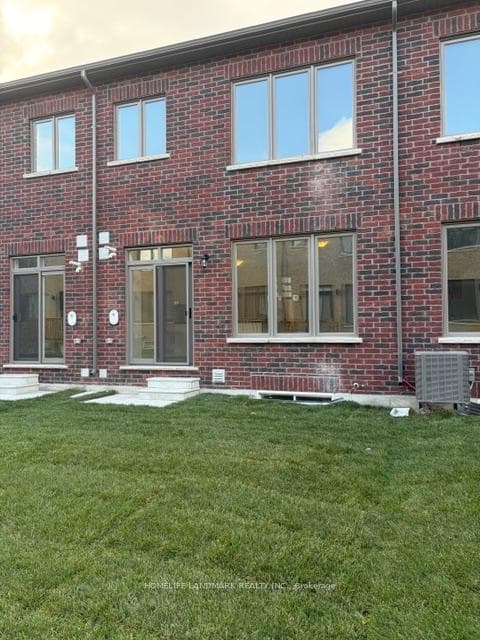 9 Harvey Bunker Crescent photo 10