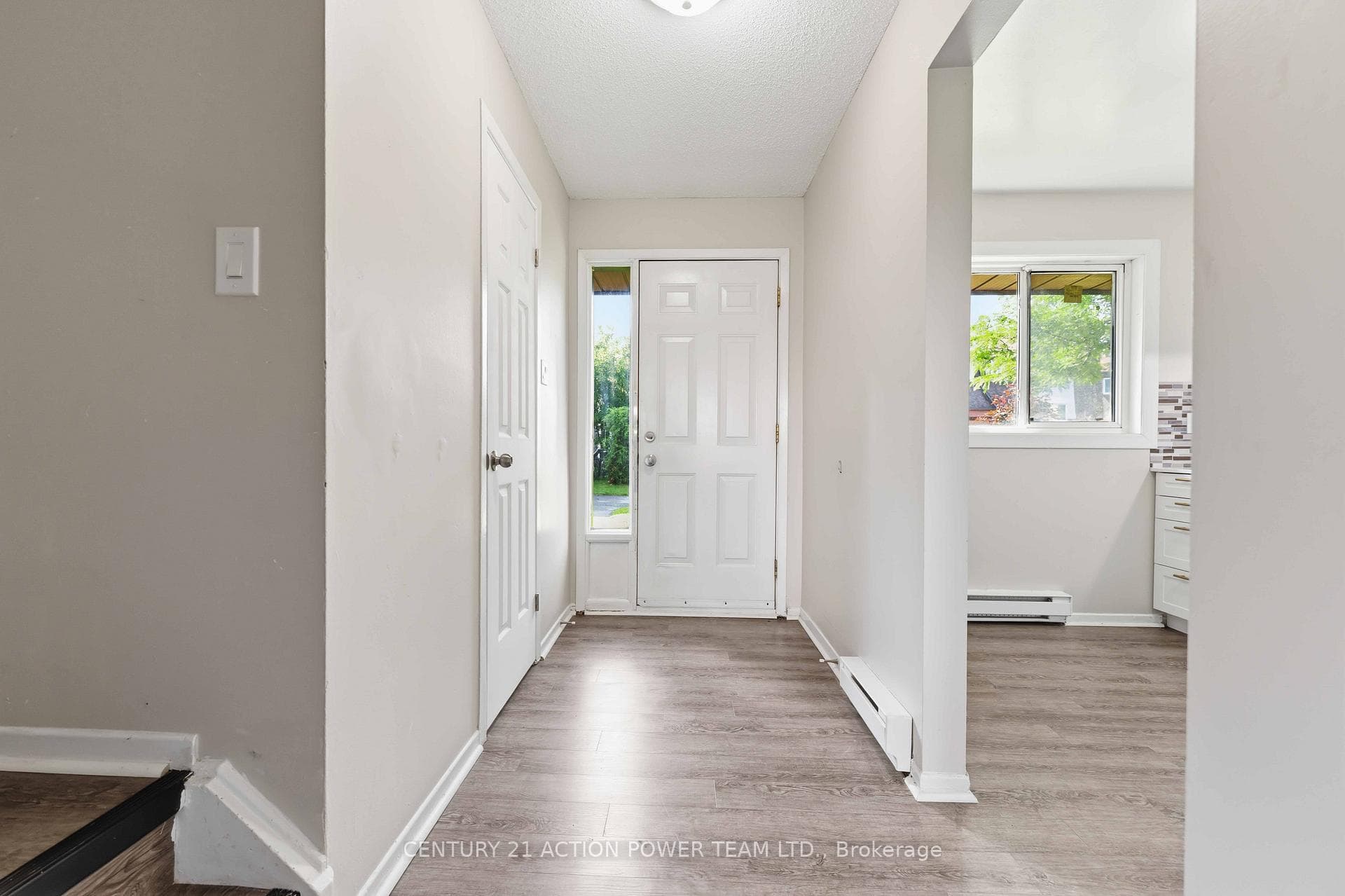 Entry with window sidelight