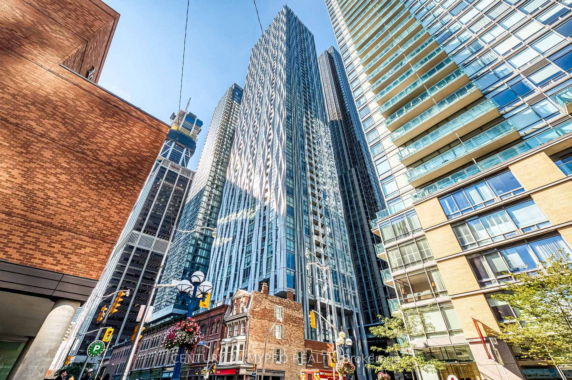 1 Yorkville Avenue Unit 3603 photo 2