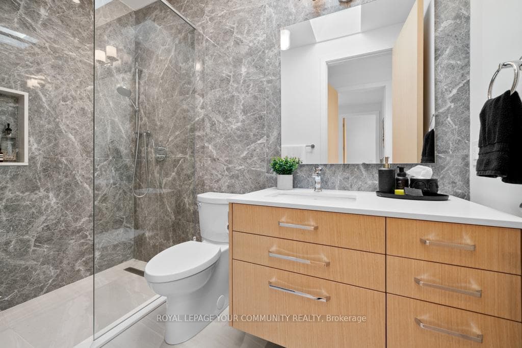 264 Joicey Boulevard photo 32