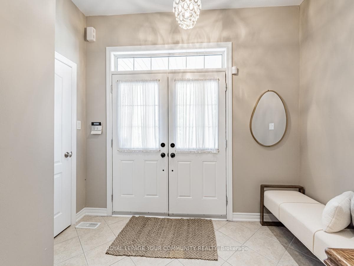 201 Queen Filomena Avenue photo 4