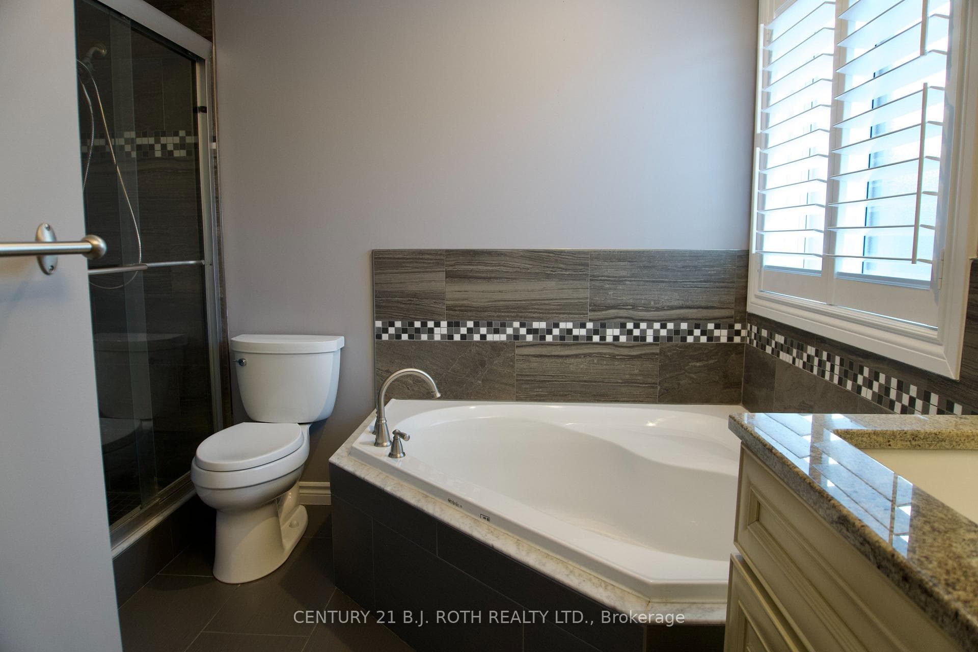 13 Lisa Jane Court photo 7