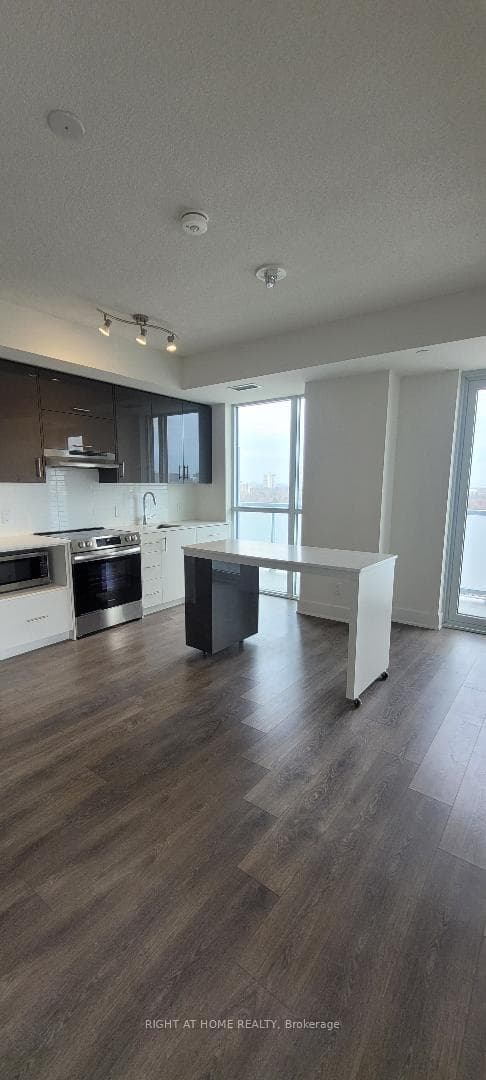 188 Fairview mall Drive Unit 1507 photo 6