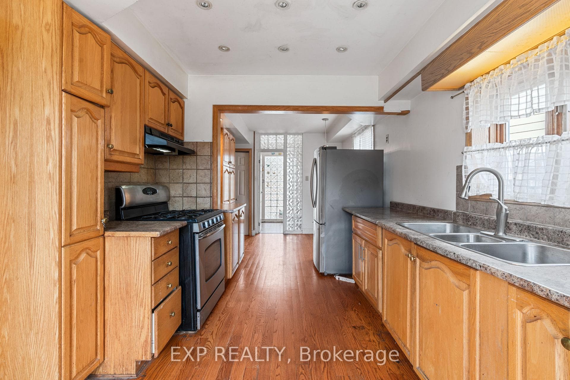 2210 Thorn Lodge Drive photo 8