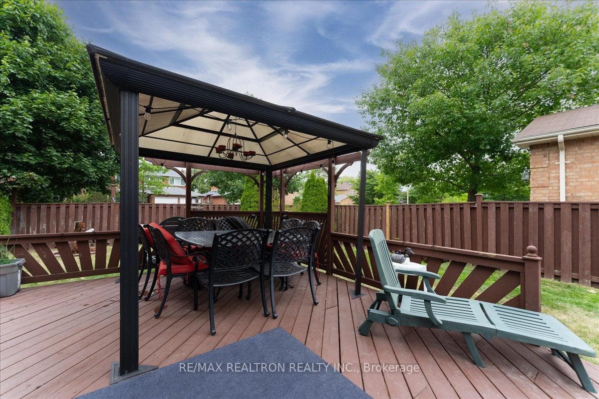 151 Lyndhurst Drive photo 50