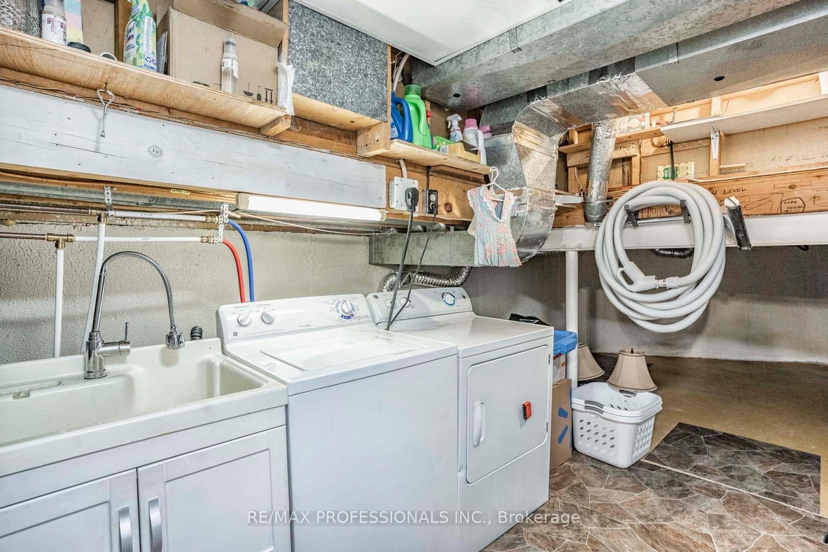 Laundry in bsmt w/ convenient laundry sink