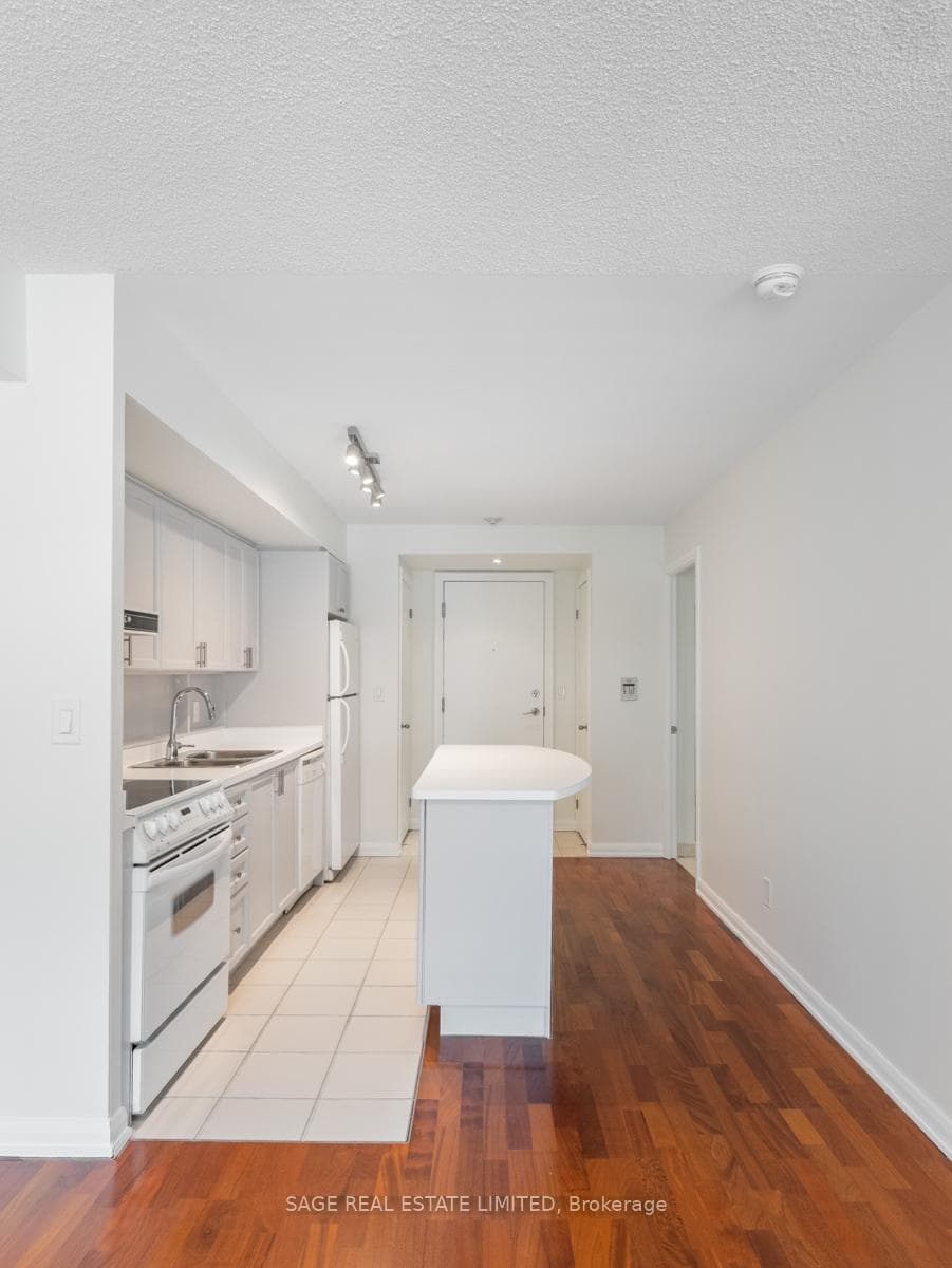 18 Beverley Street Unit 209 photo 9
