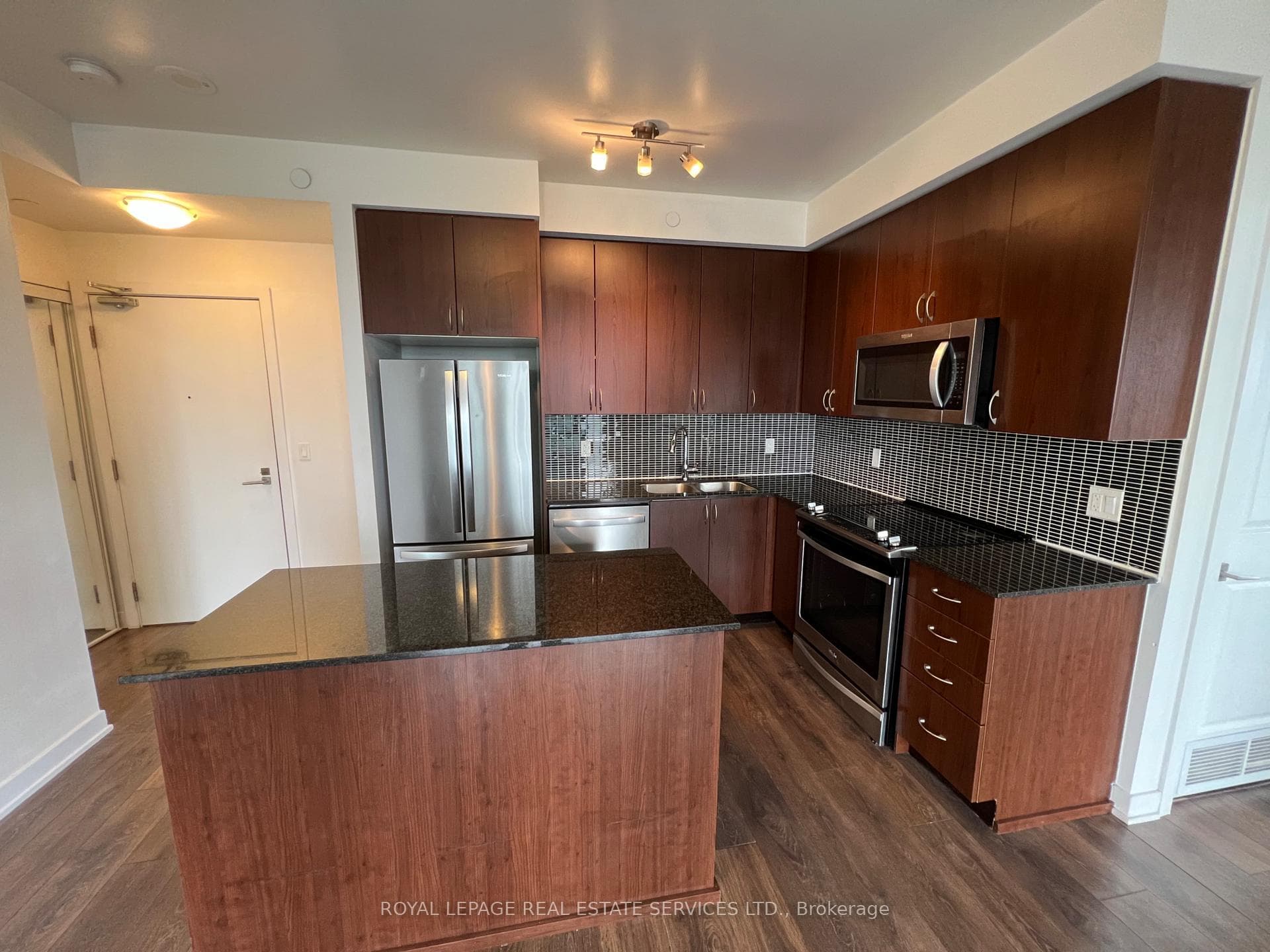 4655 Glen Erin Drive Unit 1403 photo 7