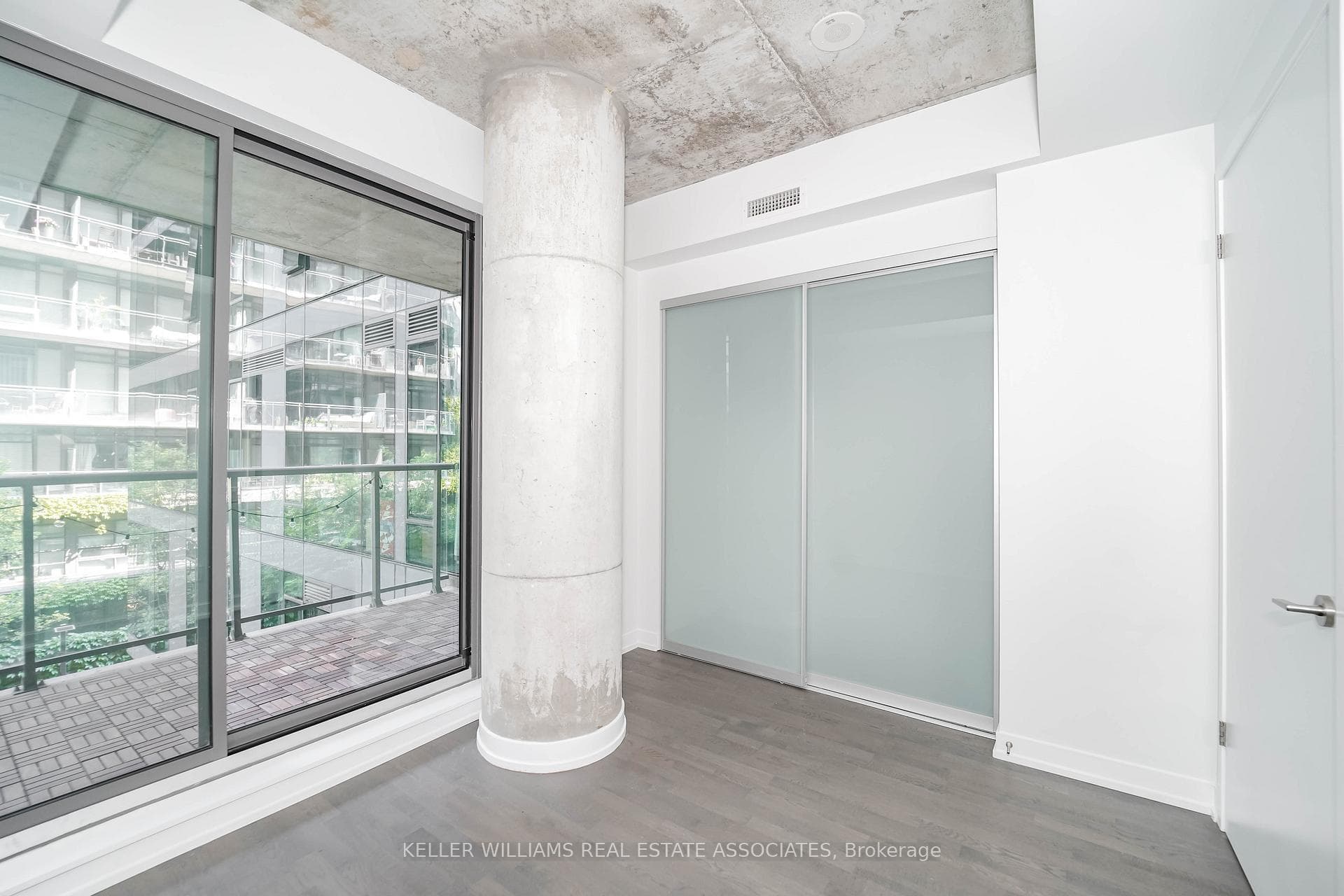 560 King Street Unit 302 photo 14