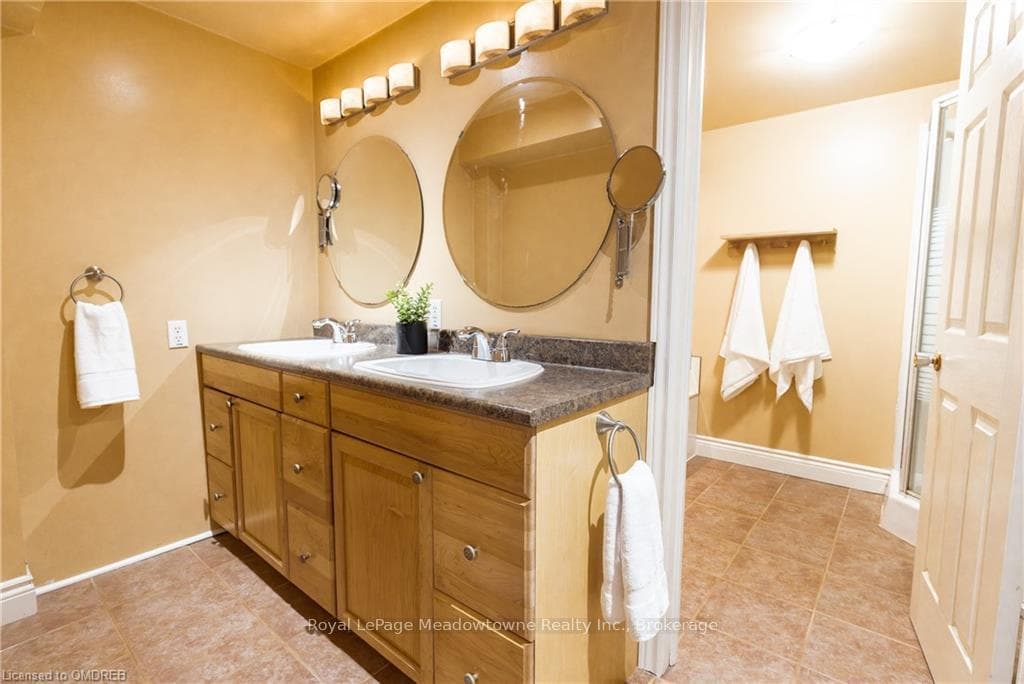 274 HESLOP Road photo 37