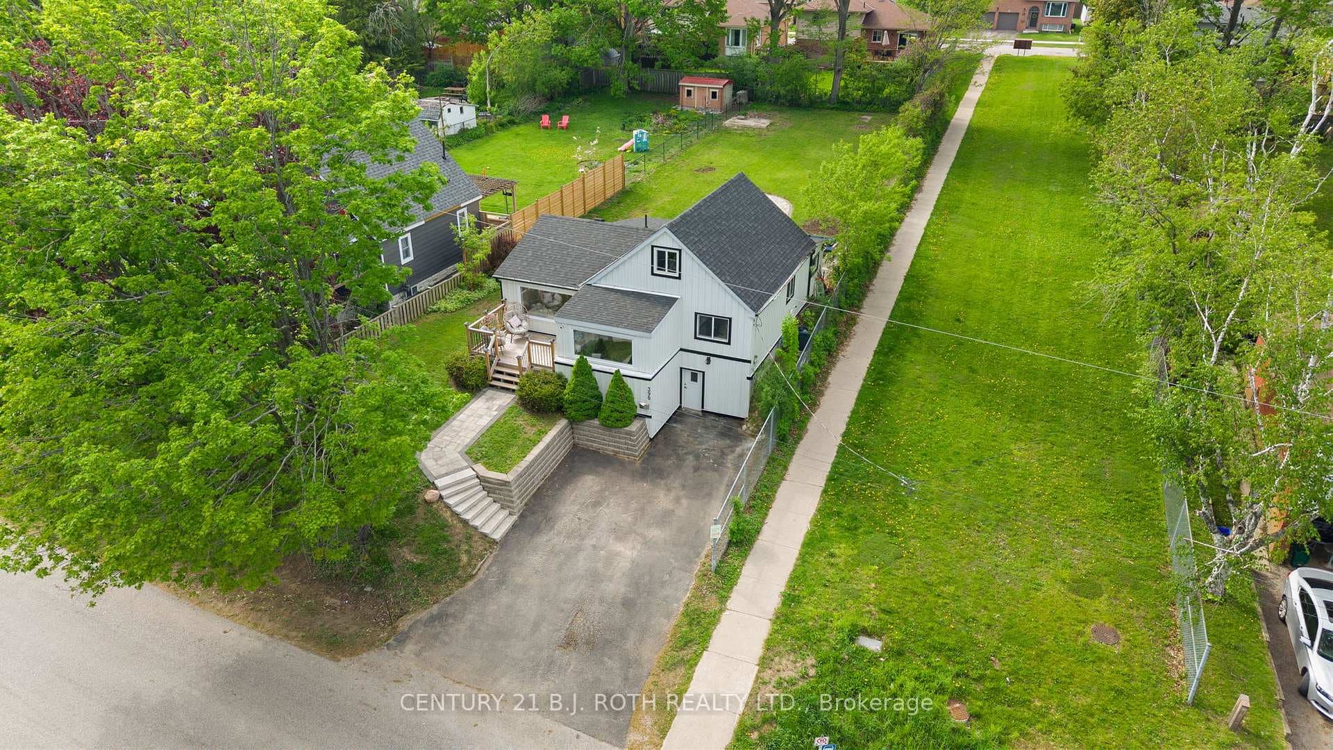 390 Arthur Street photo 48