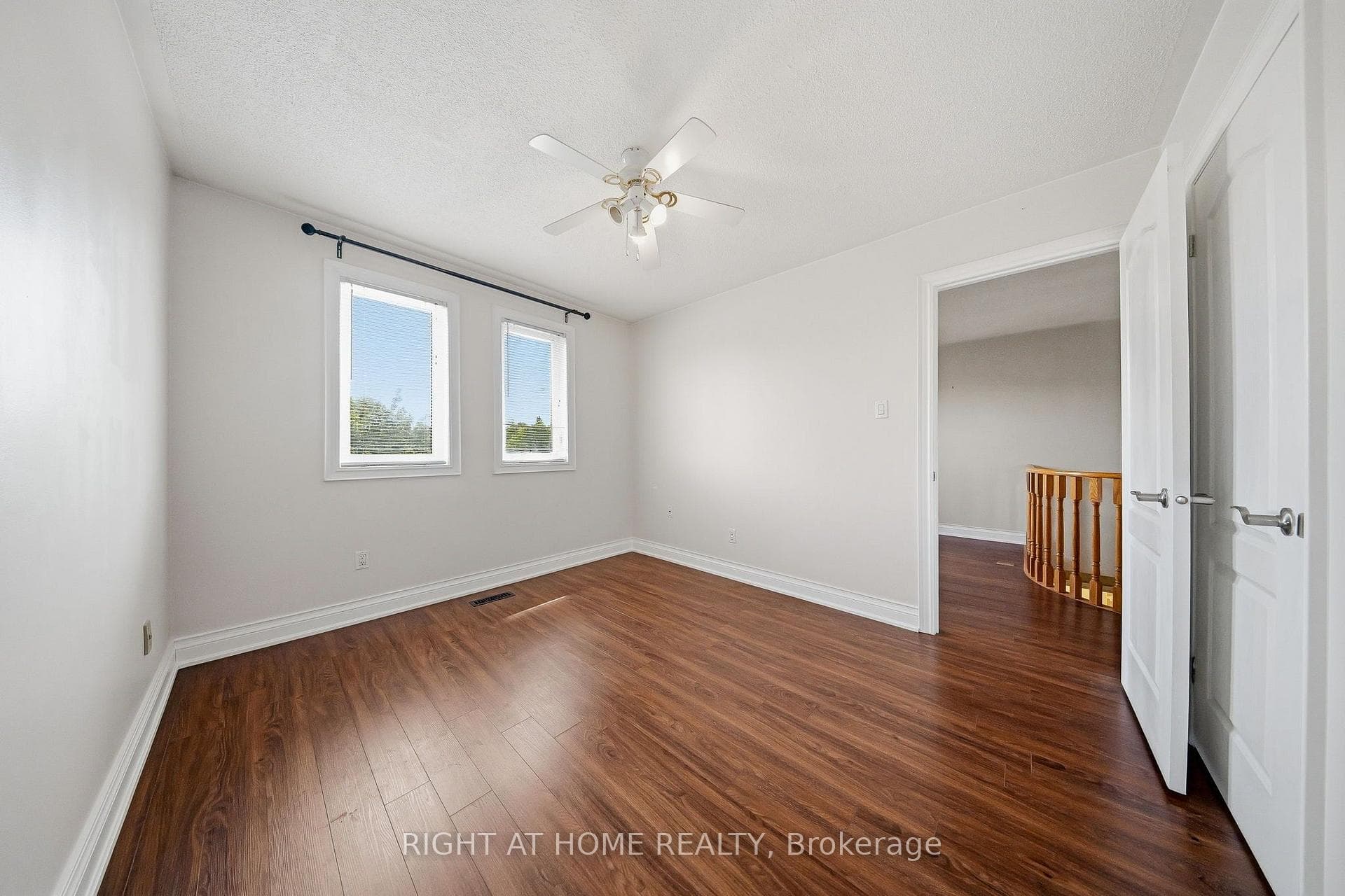 29 Sunforest Drive photo 36