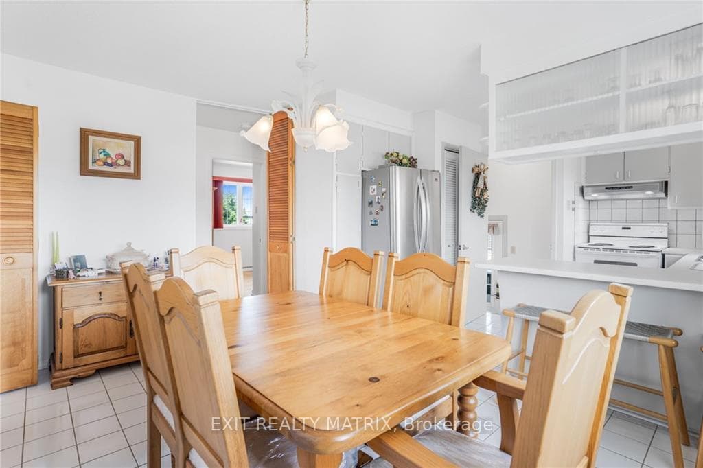 578 THERIAULT Street photo 14
