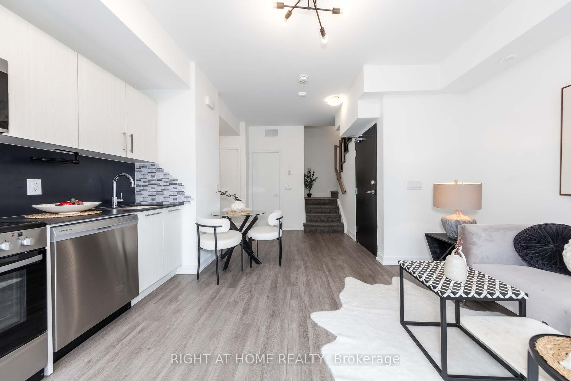 871 Sheppard Avenue Unit 33 photo 7