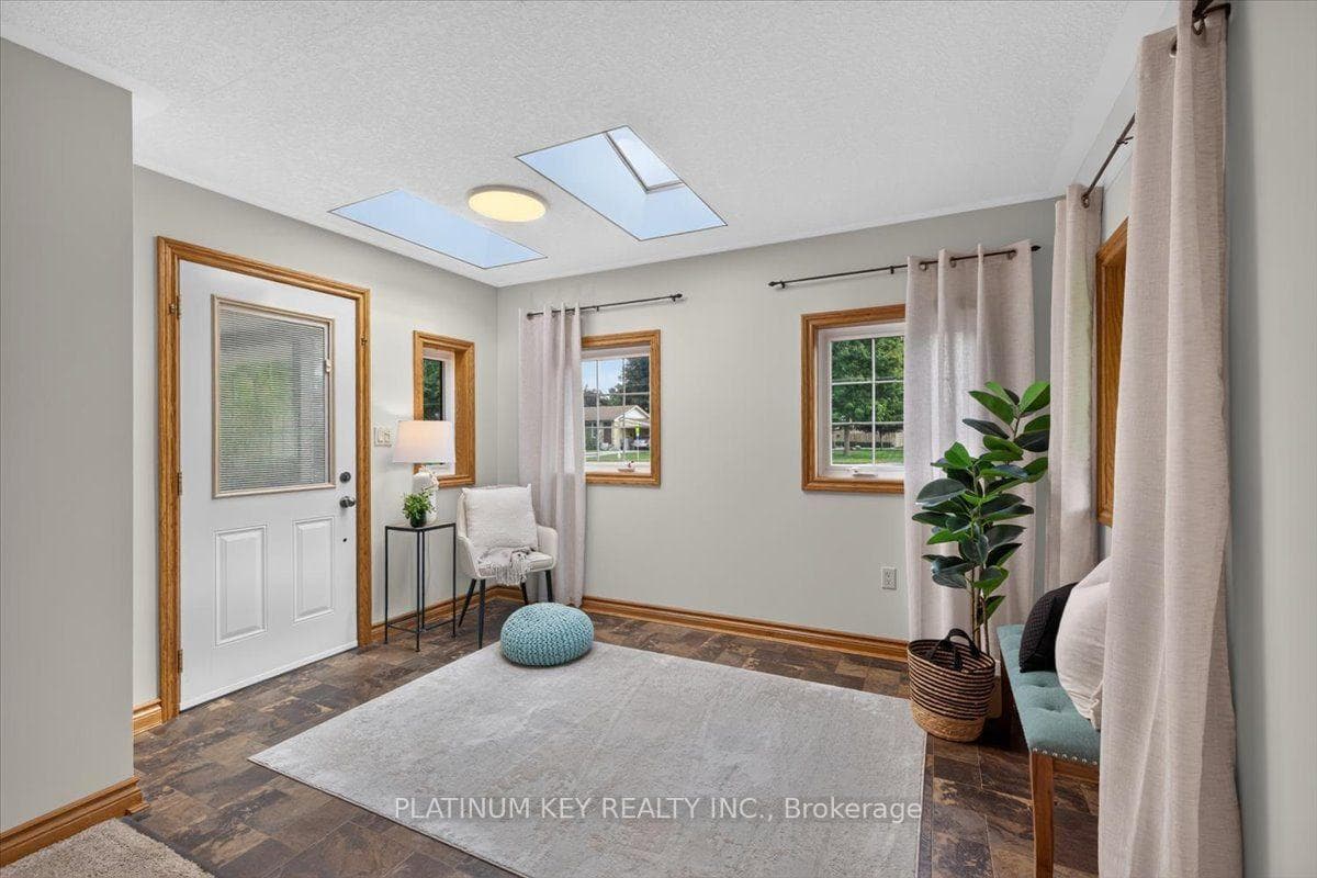 282 Beattie Street photo 6
