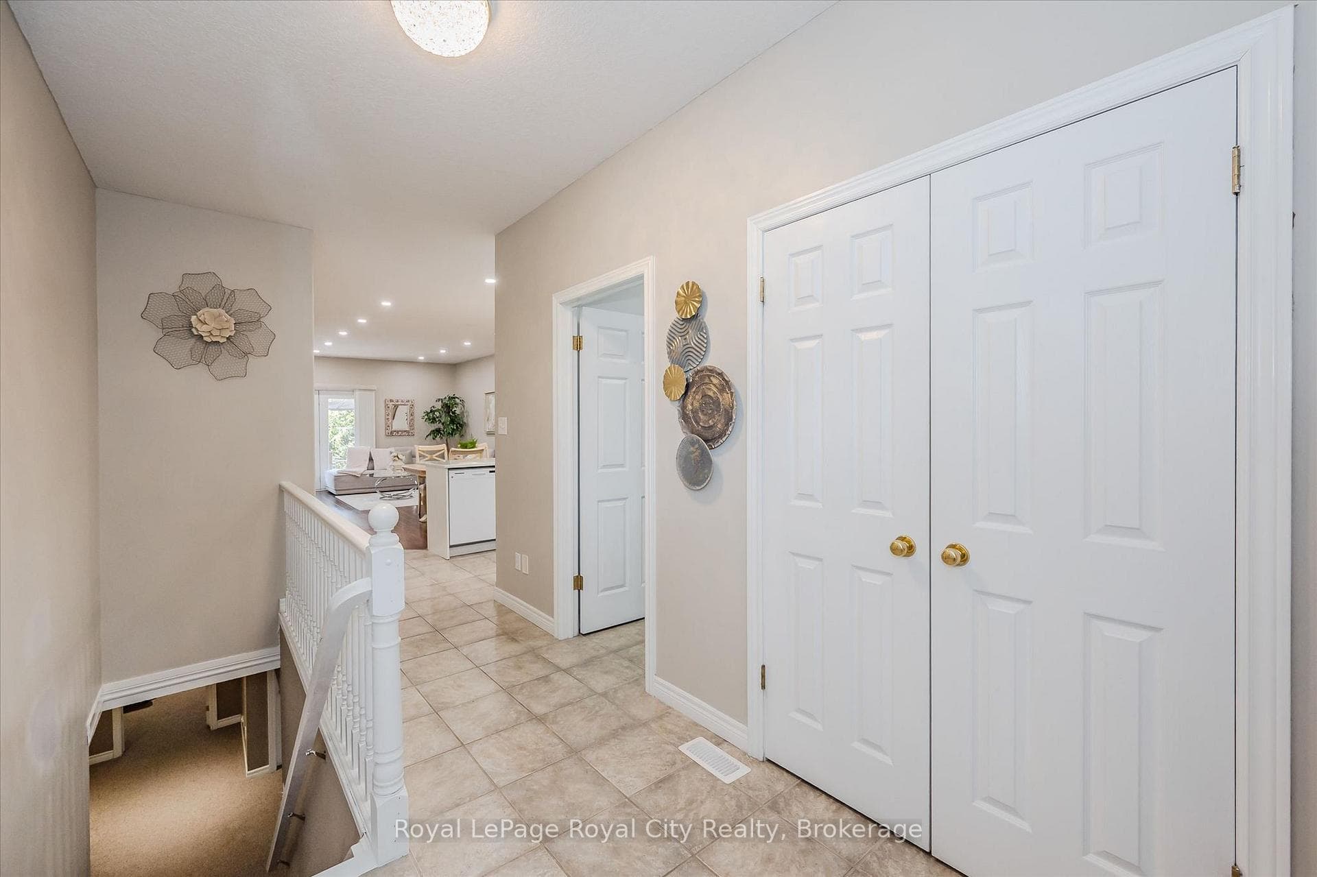 291 Bamford Drive photo 8