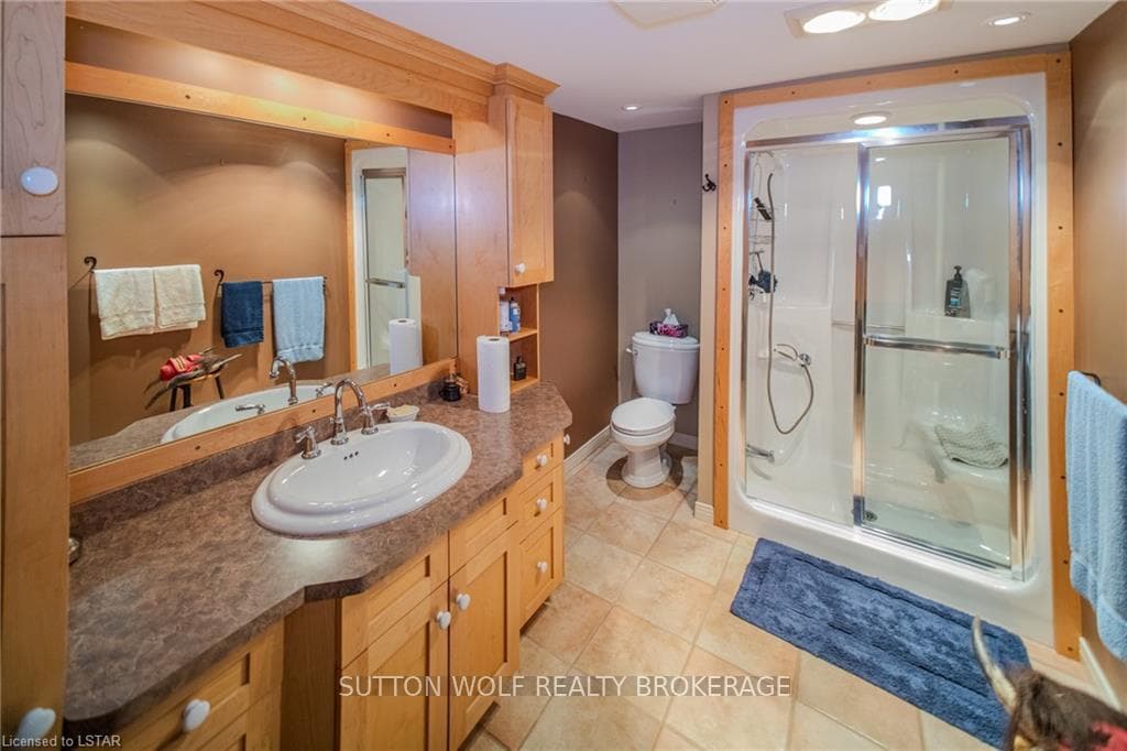 568 DEWAN Street photo 21