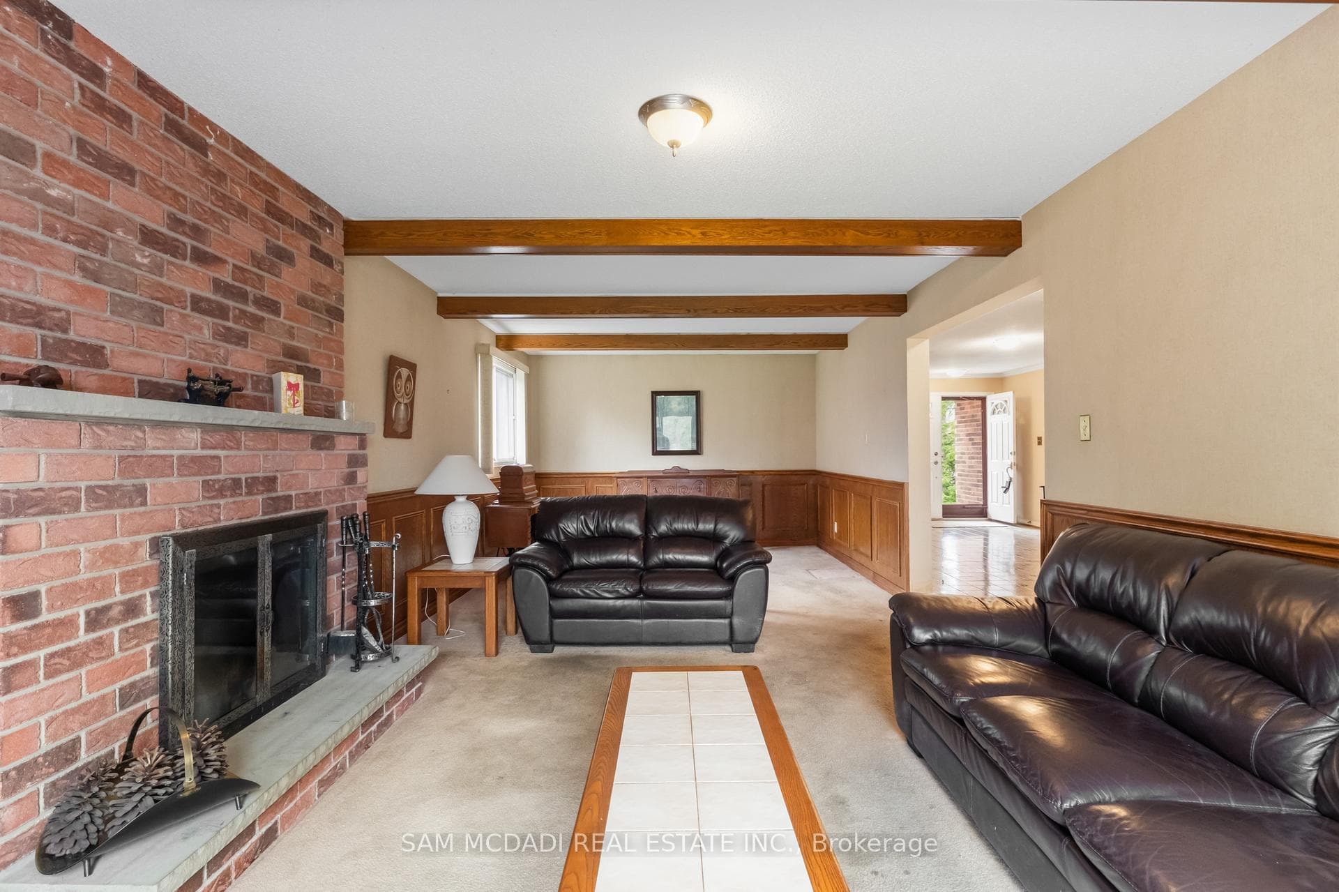 2138 Burbank Drive photo 15