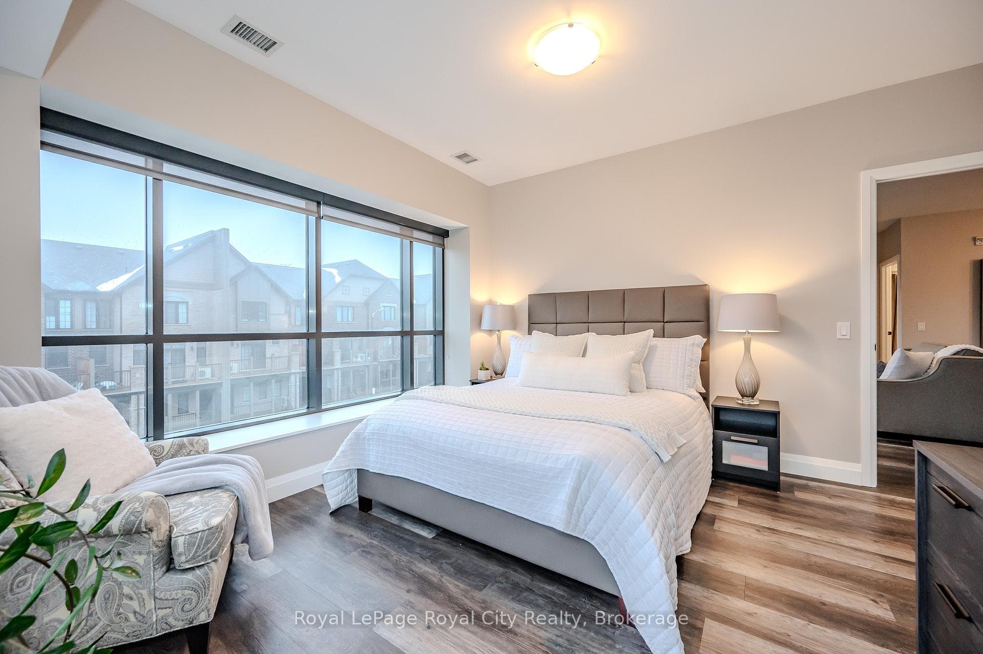 332 Gosling Gardens Unit 312 photo 26