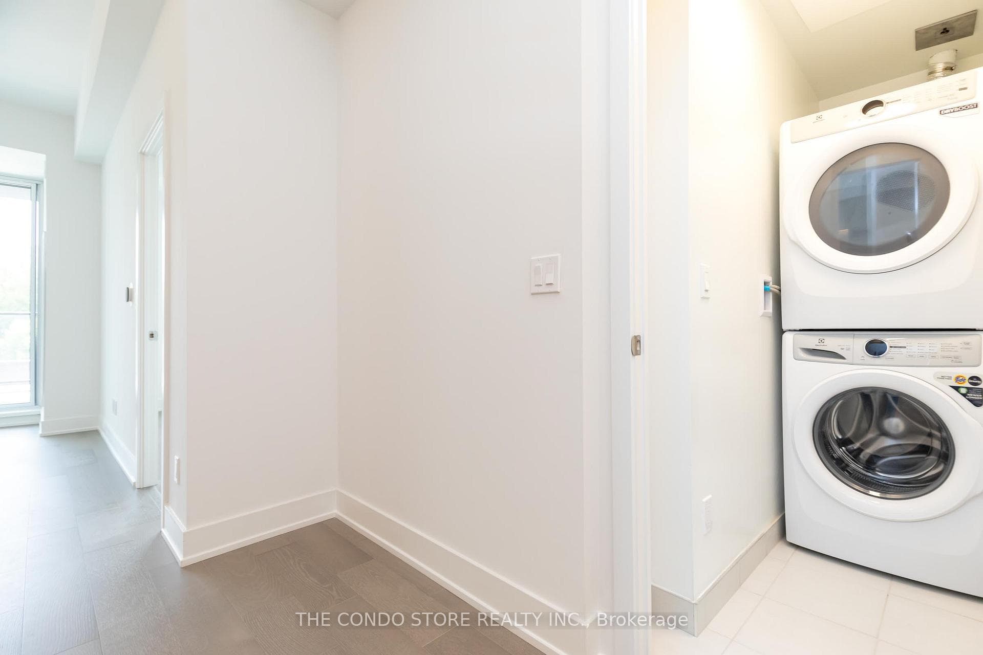 8 Manor Road Unit 303 photo 21